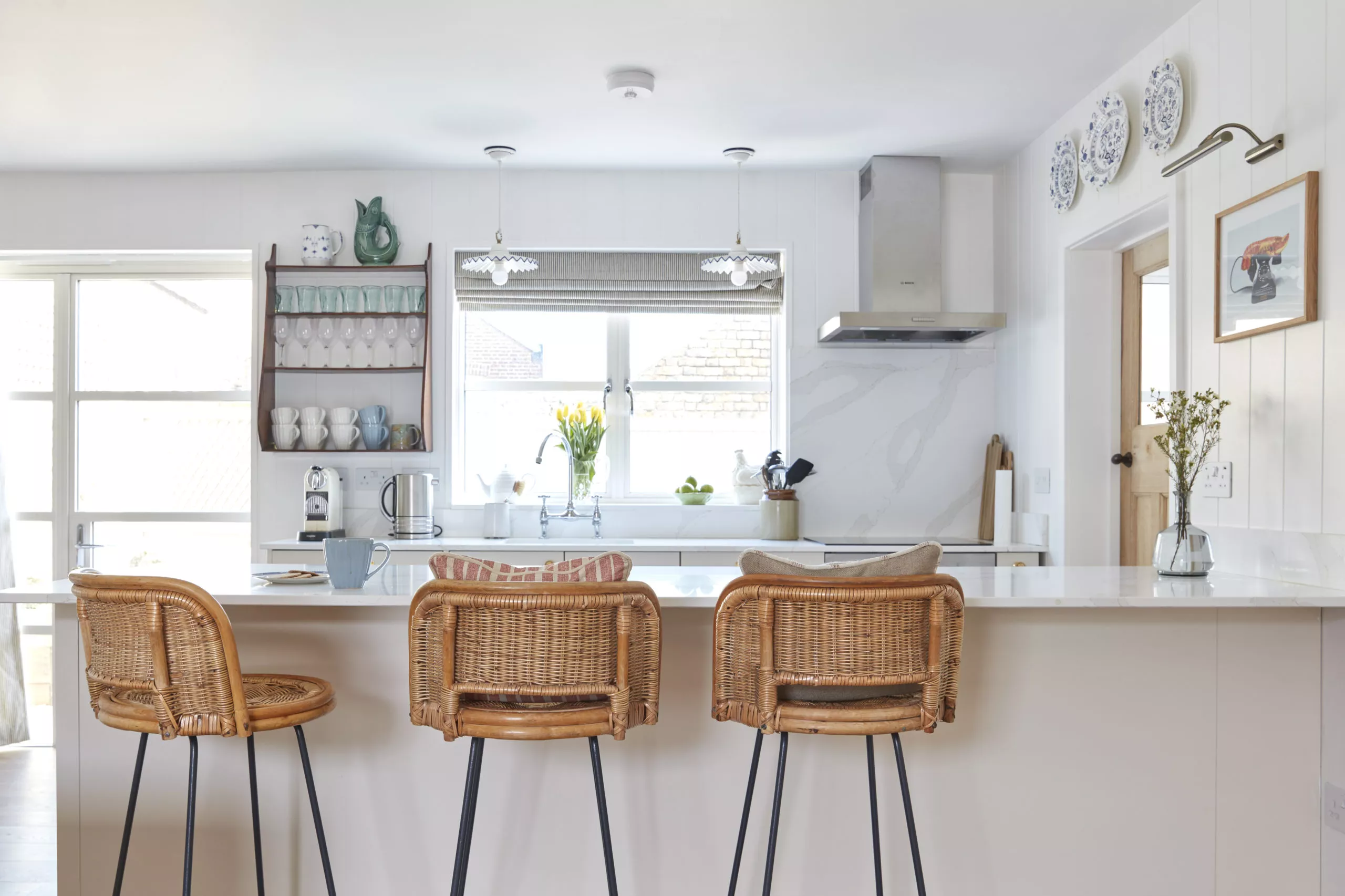 holiday lets kent coaste beautiful modern white kitchen